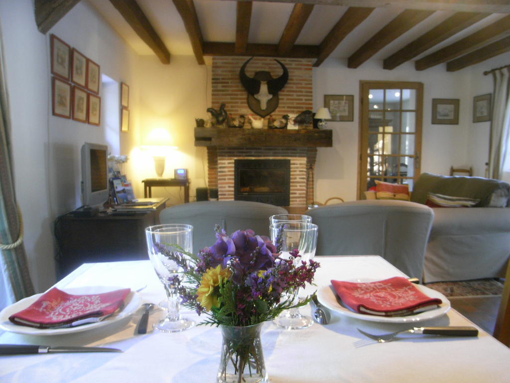 Les Vieux Guays Bed & Breakfast Cerdon  Exterior photo